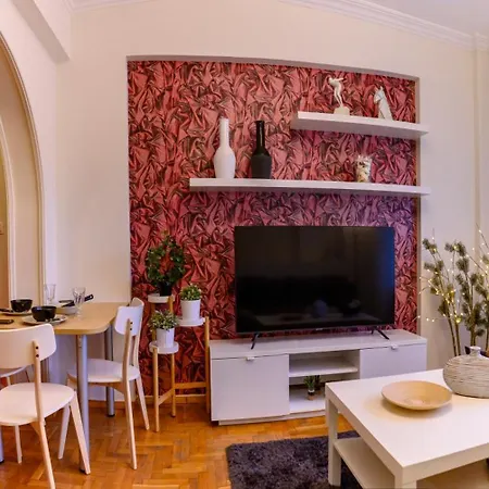 Cosy And Deluxe White Tower 1 Bedroom Flat Апартаменты *