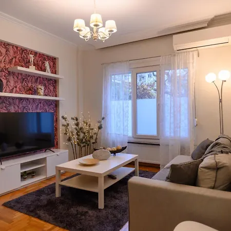 Cosy And Deluxe White Tower 1 Bedroom Flat *