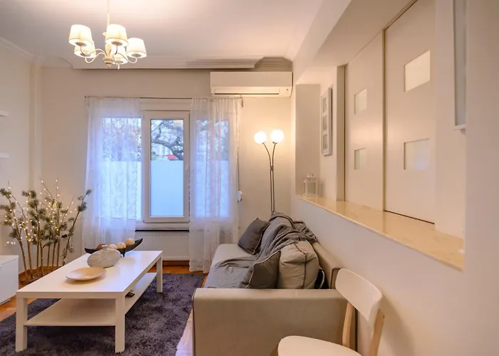 Cosy And Deluxe White Tower 1 Bedroom Flat Салоники