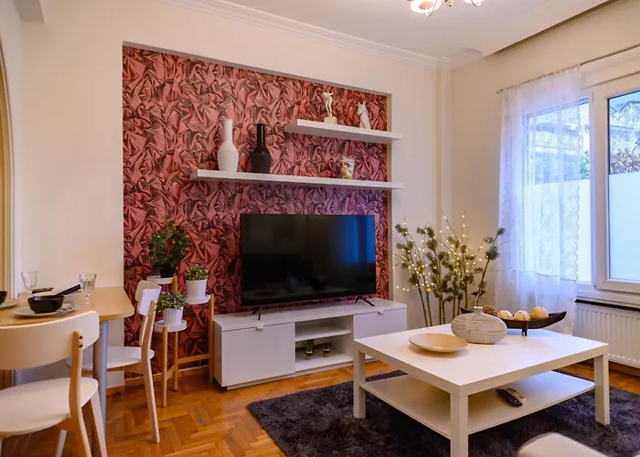 Cosy And Deluxe White Tower 1 Bedroom Flat Апартаменты *
